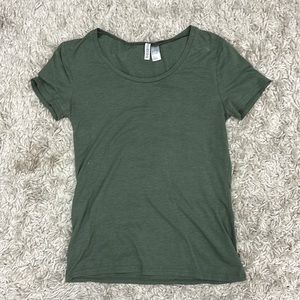 Short sleeve army green tee